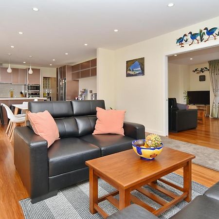 Clyde 106 - Christchurch Holiday Homes Екстер'єр фото