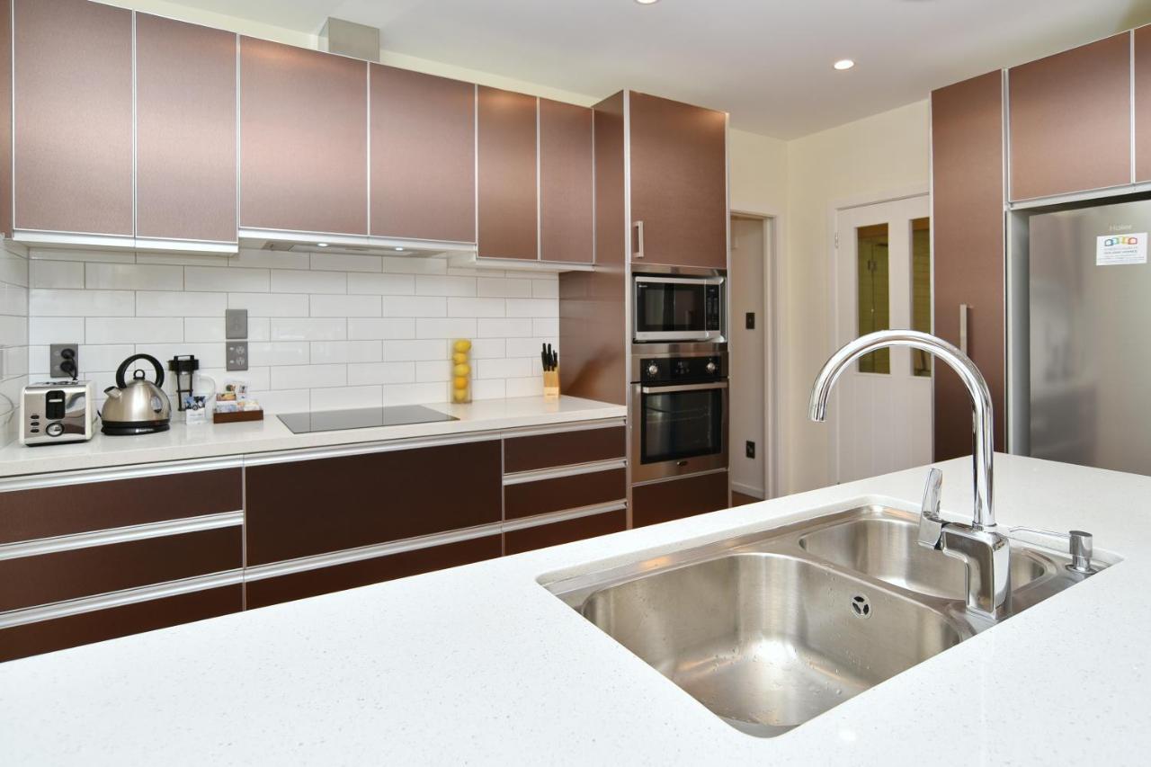 Clyde 106 - Christchurch Holiday Homes Екстер'єр фото